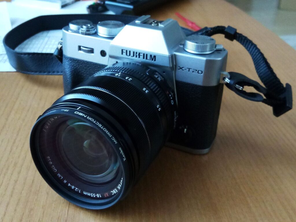 ミラーレスカメラX-T20